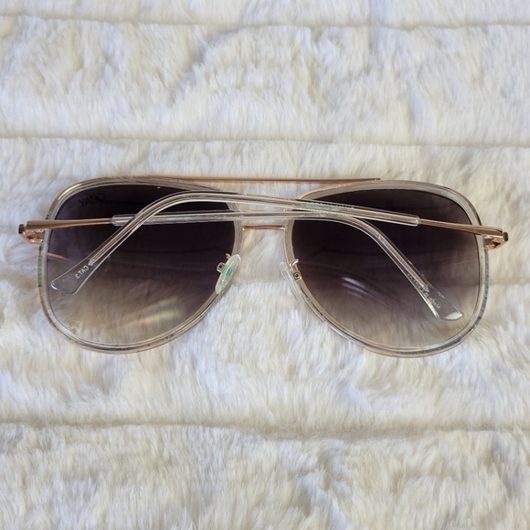 QUAY // ltd ed oversized clear gold frame brown gradient lens aviators flaw
